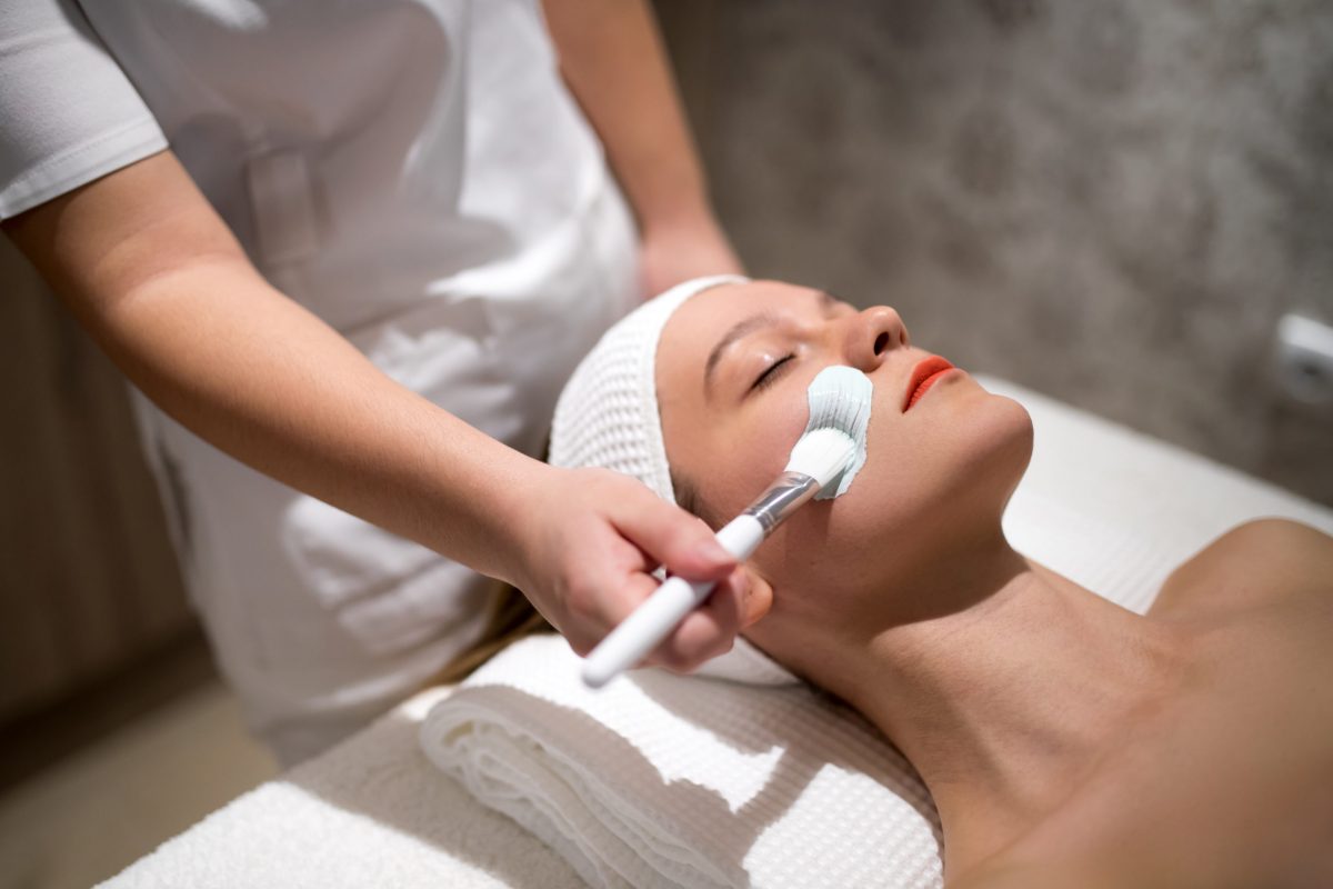 Skin care and cleanse therapy at massage saloon